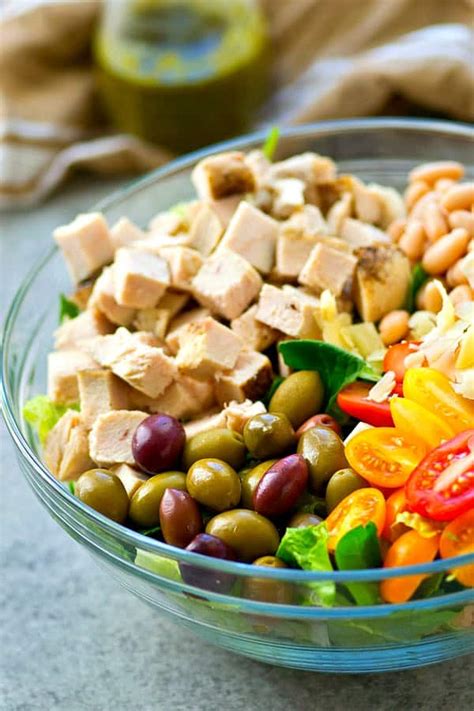 How does Salad Entree Turkey Multigrain Vinaigrette fit into your Daily Goals - calories, carbs, nutrition