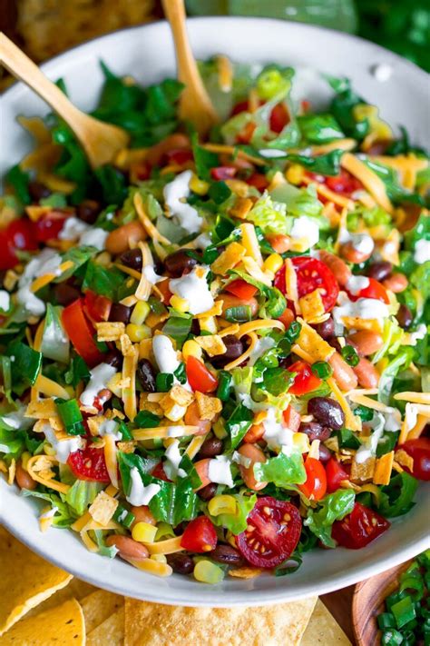 How does Salad Entree Vegetarian Taco fit into your Daily Goals - calories, carbs, nutrition