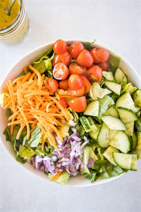 How does Salad Side STOUT fit into your Daily Goals - calories, carbs, nutrition