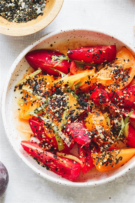 How does Salad Tomato Plum & Red Onion 1/2 Cup fit into your Daily Goals - calories, carbs, nutrition