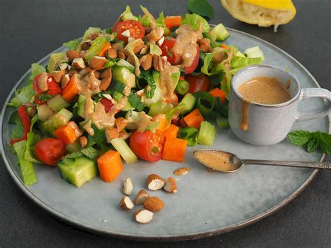 How does Salad with Almonds & Sherry Vinaigrette fit into your Daily Goals - calories, carbs, nutrition