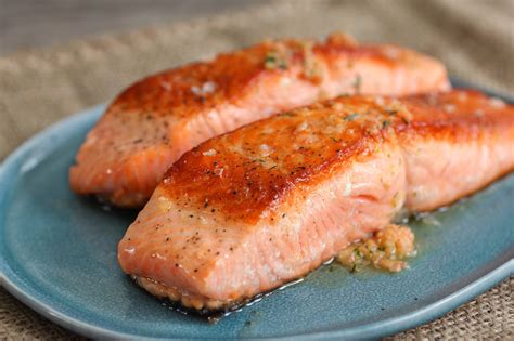 How does Salmon & Avocado fit into your Daily Goals - calories, carbs, nutrition