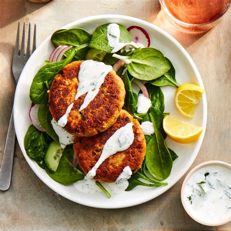 How does Salmon Cakes fit into your Daily Goals - calories, carbs, nutrition