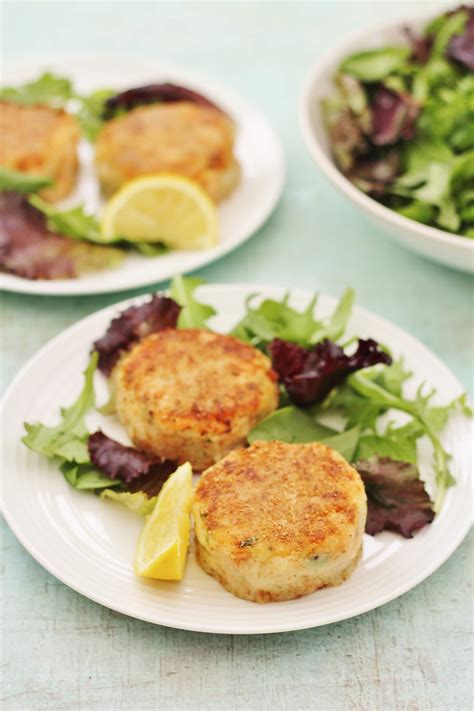 How does Salmon Fishcakes fit into your Daily Goals - calories, carbs, nutrition