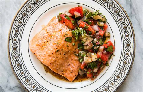 How does Salmon Provencal fit into your Daily Goals - calories, carbs, nutrition