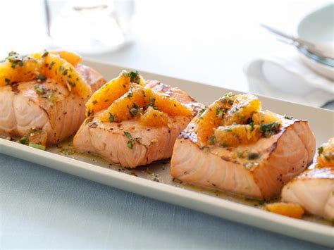 How does Salmon with Citrus Salsa fit into your Daily Goals - calories, carbs, nutrition