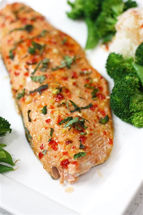 How does Salmon withAncho Chili-Ginger Sauce fit into your Daily Goals - calories, carbs, nutrition