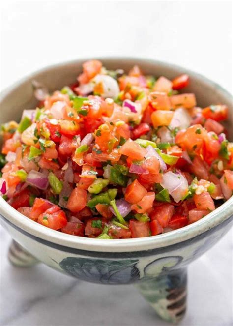 How does Salsa Fresca (17977.2) fit into your Daily Goals - calories, carbs, nutrition