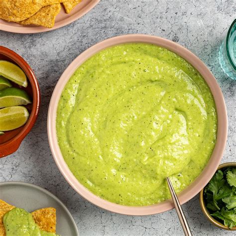 How does Salsa Verde Cruda Avocado 2 Tbsp fit into your Daily Goals - calories, carbs, nutrition