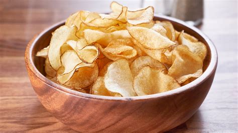 How does Salt 'n Vinegar Potato Chips fit into your Daily Goals - calories, carbs, nutrition