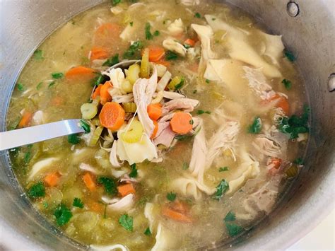 How does Sammies Soup Chicken Noodle Old Fashioned 8 oz fit into your Daily Goals - calories, carbs, nutrition