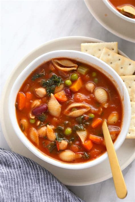 How does Sammies Soup Minestrone Vegetarian 12 oz fit into your Daily Goals - calories, carbs, nutrition