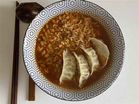 How does Samyang Ramen fit into your Daily Goals - calories, carbs, nutrition