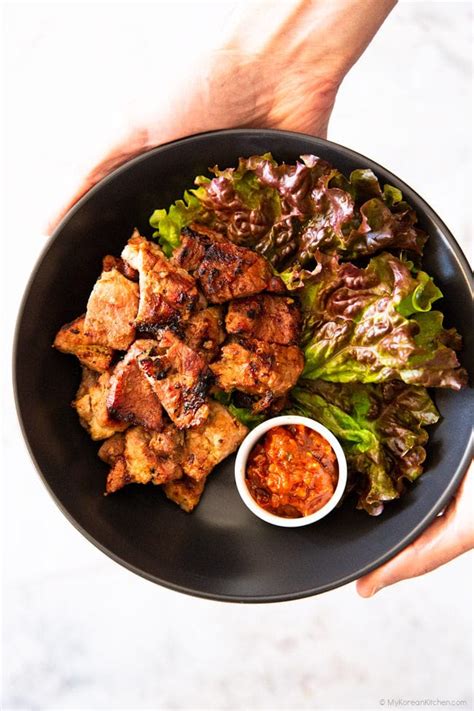 How does Sand Bao Korean Pork BBQ 1 EA CMP fit into your Daily Goals - calories, carbs, nutrition