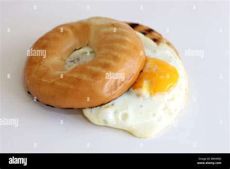 How does Sand Brkf Bagel Fried Egg & Cheese fit into your Daily Goals - calories, carbs, nutrition