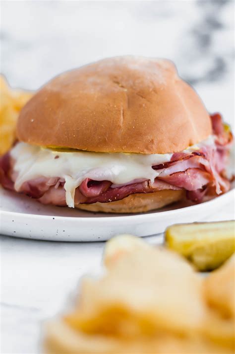 How does Sand Jr. Hot Ham & Cheese Smoked Ham fit into your Daily Goals - calories, carbs, nutrition