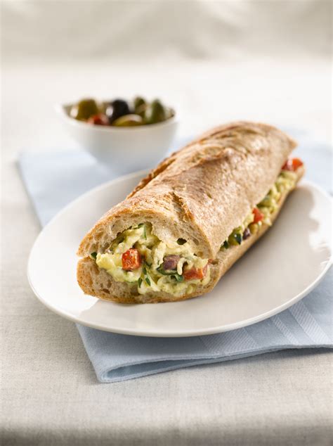 How does Sand Mediterranean Baguette fit into your Daily Goals - calories, carbs, nutrition