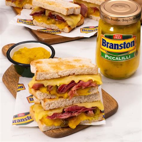 How does Sandwich Bar - Branston Pickle fit into your Daily Goals - calories, carbs, nutrition