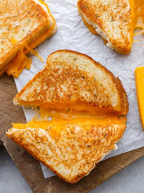 How does Sandwich Cheese fit into your Daily Goals - calories, carbs, nutrition