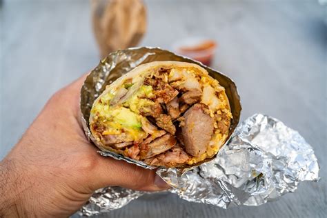 How does Santa Cruz Burrito fit into your Daily Goals - calories, carbs, nutrition