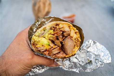 How does Santa Cruz Burrito fit into your Daily Goals - calories, carbs, nutrition