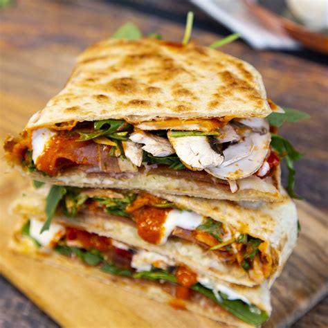 How does Santorini Flat Bread Sandwich fit into your Daily Goals - calories, carbs, nutrition