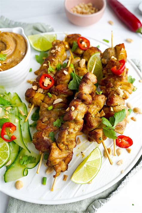 How does Satay Style Peanut Chicken fit into your Daily Goals - calories, carbs, nutrition