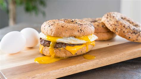 How does Sausage, Egg and Cheese on a Bagel fit into your Daily Goals - calories, carbs, nutrition