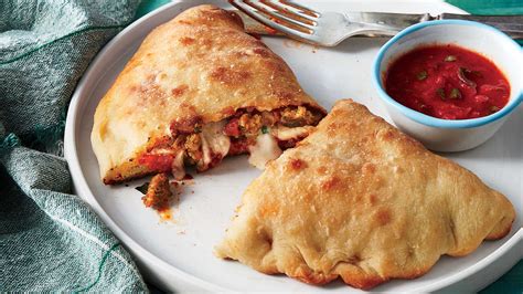 How does Sausage Calzone fit into your Daily Goals - calories, carbs, nutrition