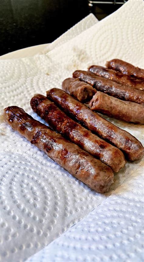 How does Sausage Links fit into your Daily Goals - calories, carbs, nutrition