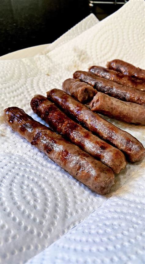 How does Sausage Links fit into your Daily Goals - calories, carbs, nutrition