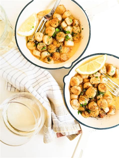 How does Sauteed Bay Scallops fit into your Daily Goals - calories, carbs, nutrition
