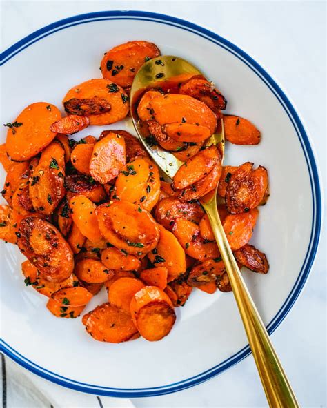 How does Sauteed Carrots w/Lemon fit into your Daily Goals - calories, carbs, nutrition