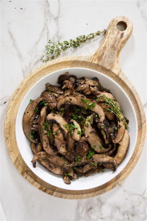 How does Sauteed Portobello Mushrooms fit into your Daily Goals - calories, carbs, nutrition