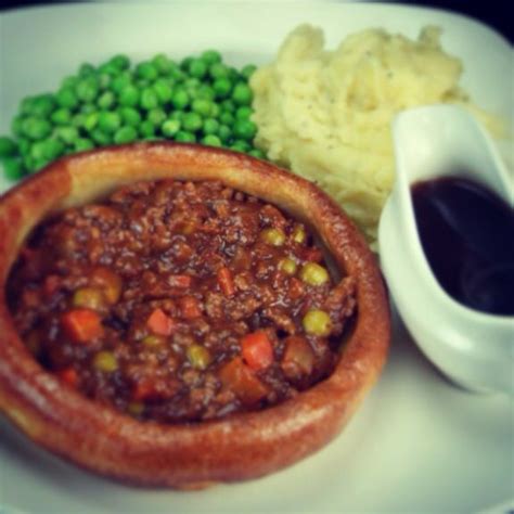 How does Savoury Veggie Mince with a Yorkshire Pudding fit into your Daily Goals - calories, carbs, nutrition