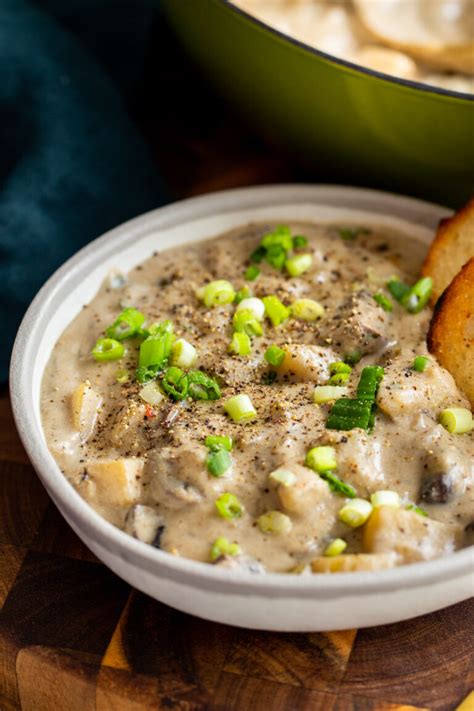 How does Saxony Mushroom Chowder, Vegan fit into your Daily Goals - calories, carbs, nutrition