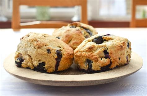 How does Scottish Adventure Box (Blueberry Scone) fit into your Daily Goals - calories, carbs, nutrition