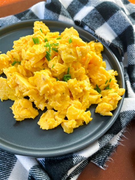 How does Scrambled Egg O'Biscuit fit into your Daily Goals - calories, carbs, nutrition