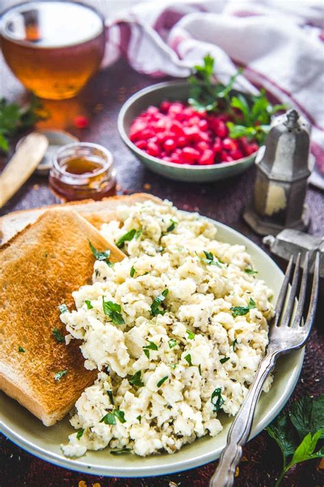 How does Scrambled Egg Whites fit into your Daily Goals - calories, carbs, nutrition