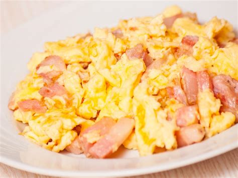 How does Scrambled Eggs with Ham, Onion & Peppers fit into your Daily Goals - calories, carbs, nutrition