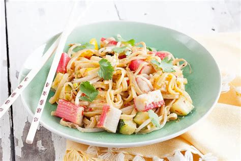 How does Seafood (Surimi) Vegetable Stir-Fry fit into your Daily Goals - calories, carbs, nutrition