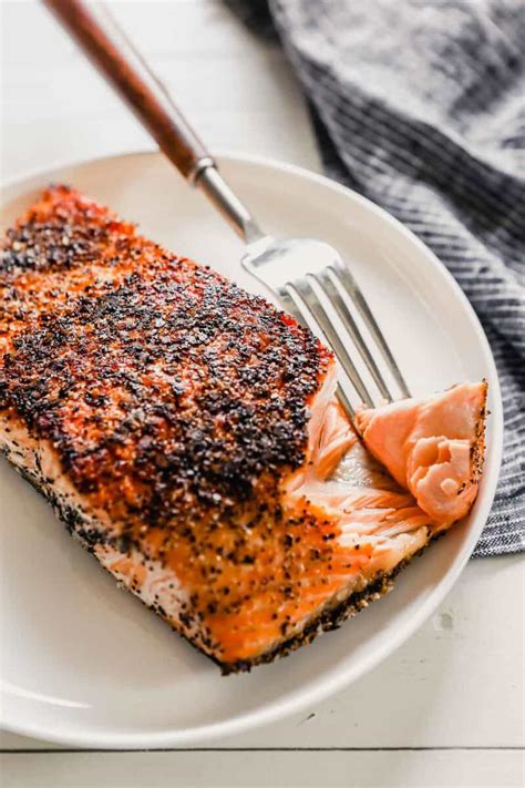 How does Seared Salmon (7/4) fit into your Daily Goals - calories, carbs, nutrition