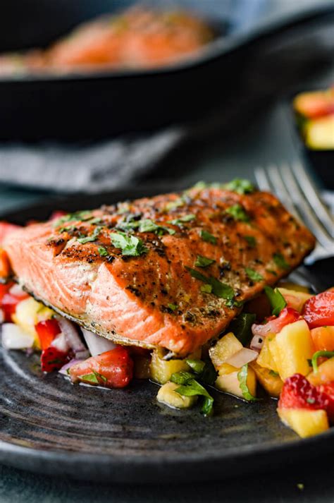 How does Seared Salmon with Tropical Fruit Salsa fit into your Daily Goals - calories, carbs, nutrition