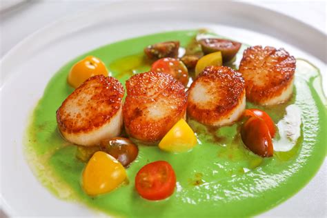 How does Seared Scallop with Sweet Pea Puree fit into your Daily Goals - calories, carbs, nutrition