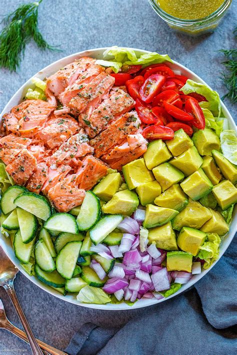 How does Seaside Salmon Salad fit into your Daily Goals - calories, carbs, nutrition