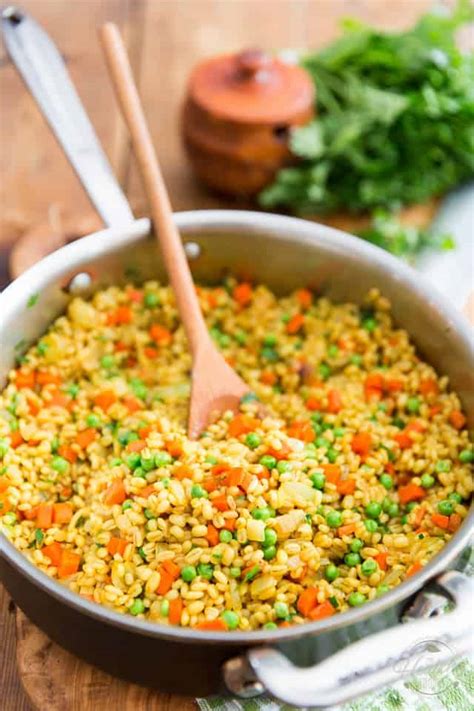 How does Seasonal Splendor Barley Pilaf fit into your Daily Goals - calories, carbs, nutrition