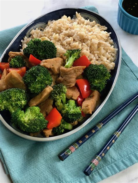 How does Seitan and Broccoli Stir Fry over rice fit into your Daily Goals - calories, carbs, nutrition