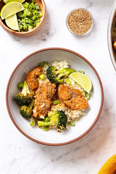 How does Sesame Pork with Broccoli (12405.0) fit into your Daily Goals - calories, carbs, nutrition