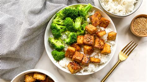 How does Sesame Tofu with Rice fit into your Daily Goals - calories, carbs, nutrition