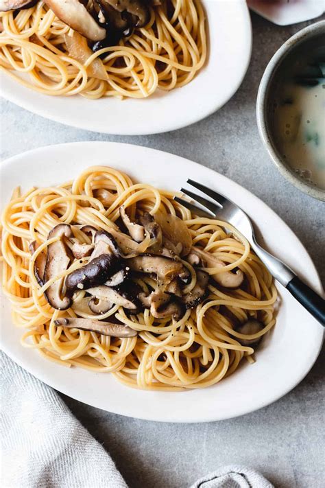 How does Shiitake Mushroom Pasta fit into your Daily Goals - calories, carbs, nutrition